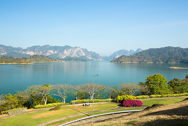 Озеро Чео Лан. Вид с дамбы